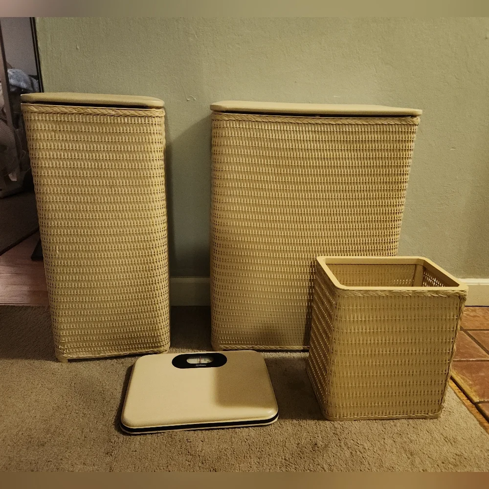 Vintage 1970s Ivory White Woven Wicker Square Storage Hamper